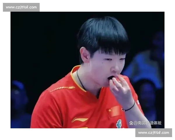 孙颖莎背部力量惊爆体坛！张煜东直播自叹不如：掰手腕我认输