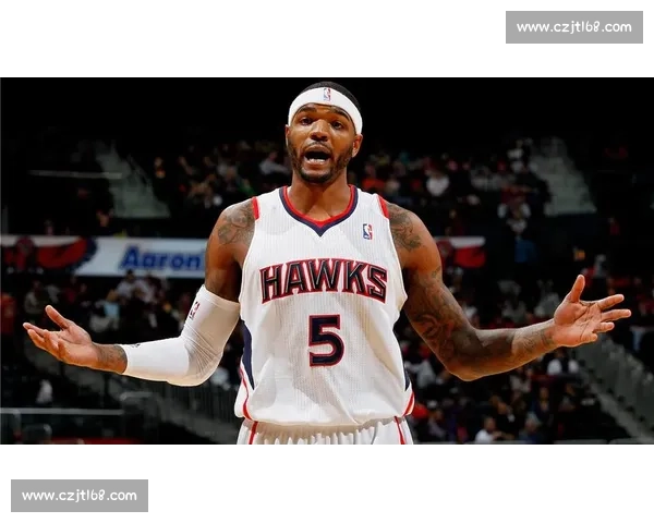 力劈华山！史密斯隔人补扣领衔总决赛十佳球