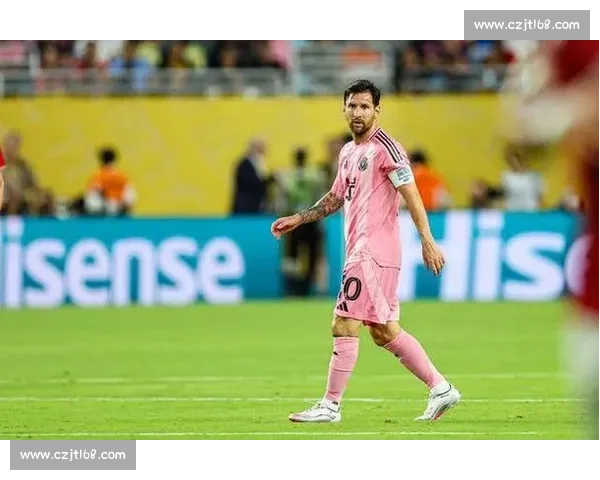 梅西暴怒挥拳维蒂尼亚！世俱杯冲突引爆足坛争议，赛后拥抱上演戏剧性反转